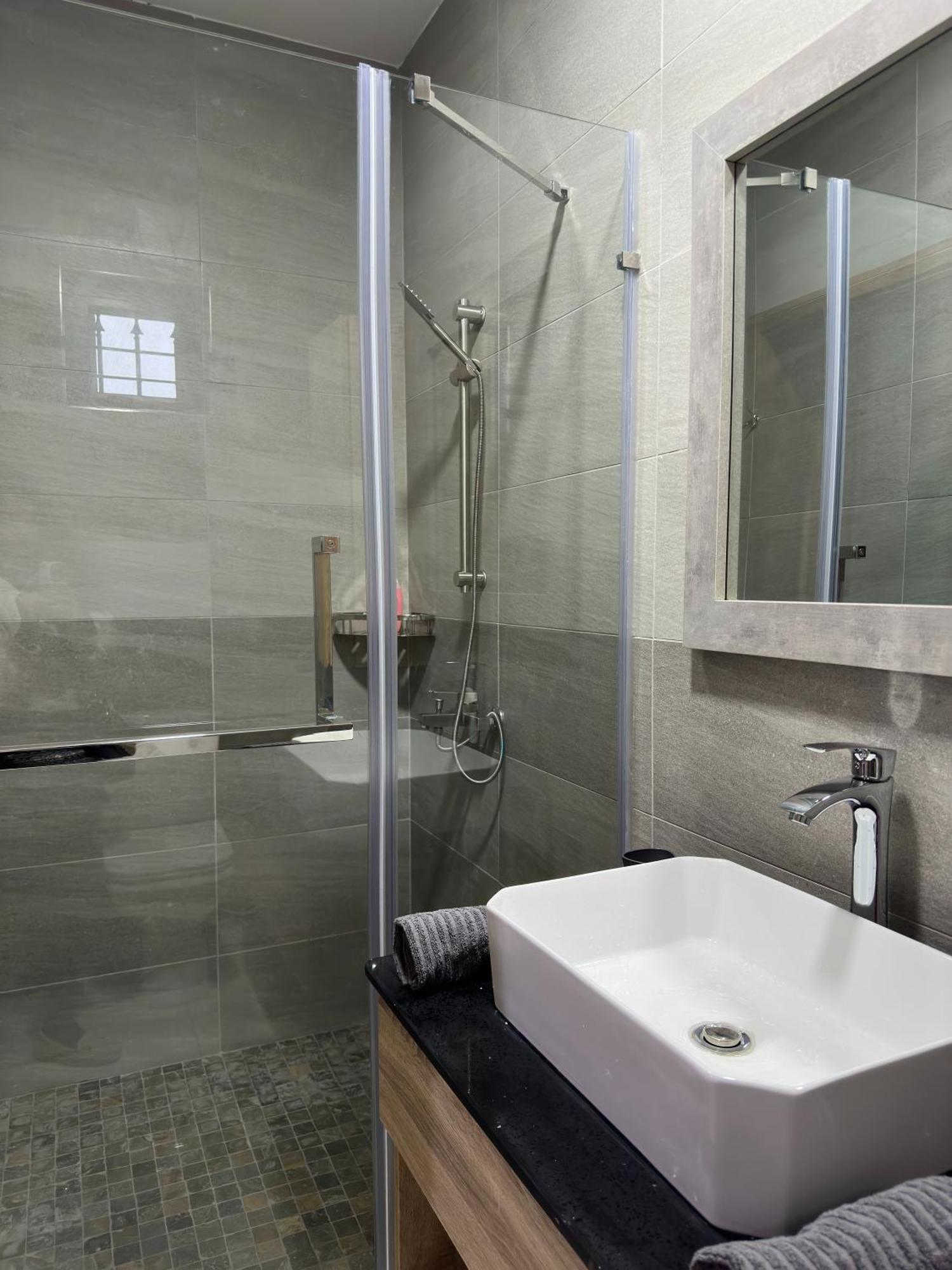 Seasand-Entire Luxury 3 Bd Condo - Close To Beach Flic en Flac Exterior foto