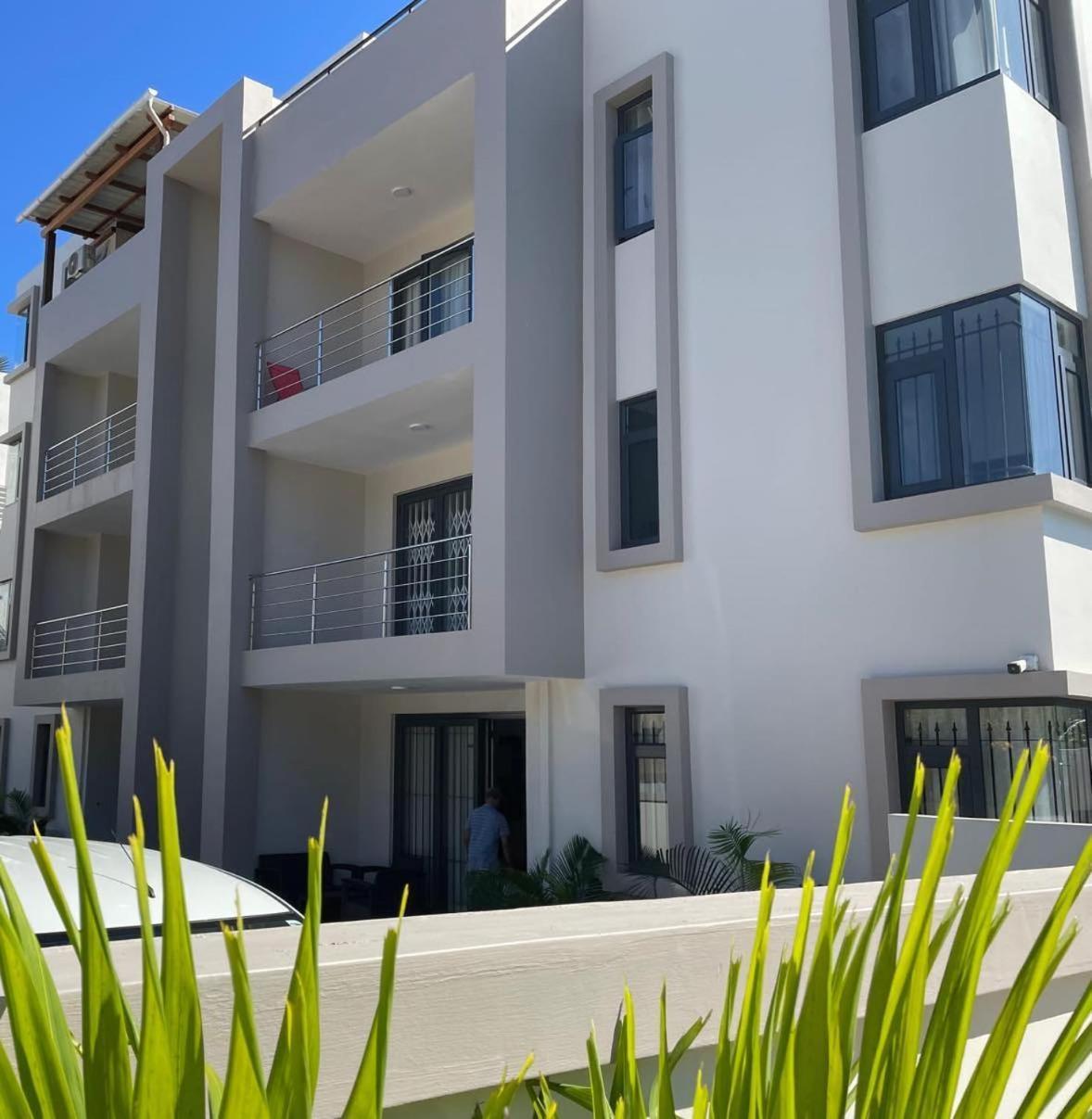 Seasand-Entire Luxury 3 Bd Condo - Close To Beach Flic en Flac Exterior foto